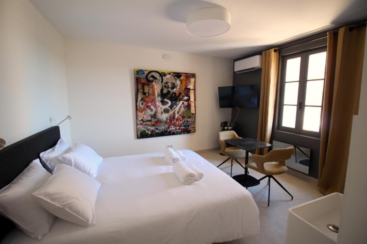 La Maison Des Vendangeurs - Table D'Hotes Le Soir Du Jeudi Au Dimanche- Jacuzzi - Balneo Spa - Acces Piscine Pour Toutes Les Chambres Sauf Studio Coquet- Piscine De Mai A Mi-Octobre Martignargues Bagian luar foto