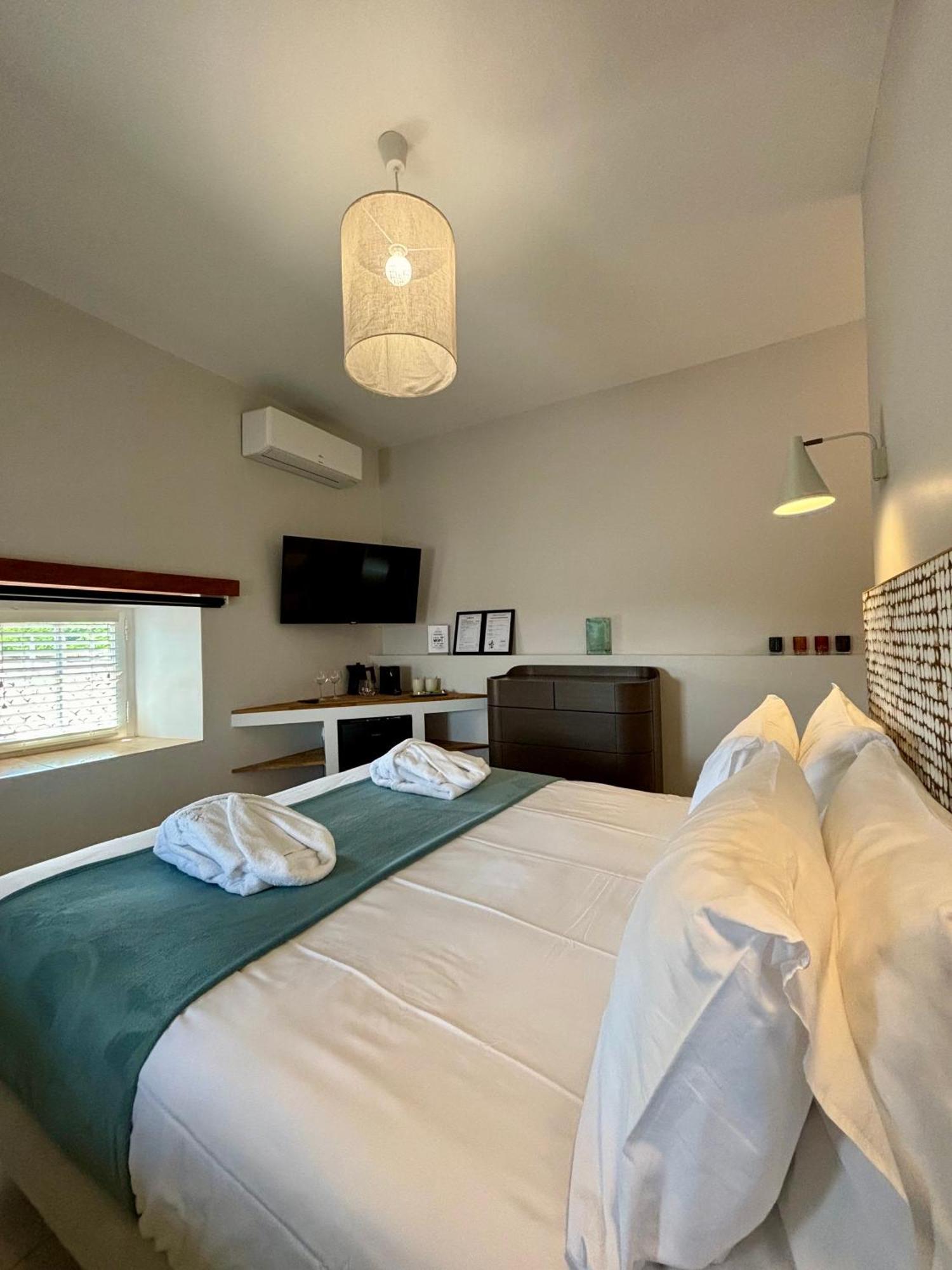 La Maison Des Vendangeurs - Table D'Hotes Le Soir Du Jeudi Au Dimanche- Jacuzzi - Balneo Spa - Acces Piscine Pour Toutes Les Chambres Sauf Studio Coquet- Piscine De Mai A Mi-Octobre Martignargues Bagian luar foto