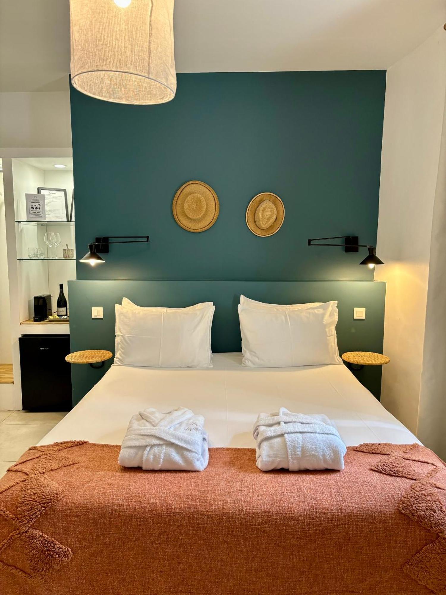 La Maison Des Vendangeurs - Table D'Hotes Le Soir Du Jeudi Au Dimanche- Jacuzzi - Balneo Spa - Acces Piscine Pour Toutes Les Chambres Sauf Studio Coquet- Piscine De Mai A Mi-Octobre Martignargues Bagian luar foto