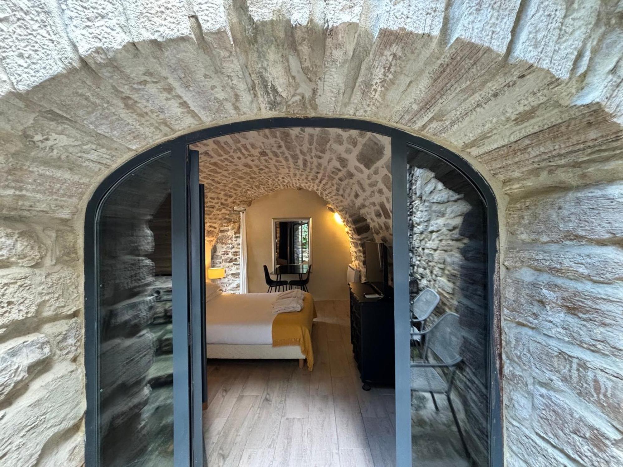 La Maison Des Vendangeurs - Table D'Hotes Le Soir Du Jeudi Au Dimanche- Jacuzzi - Balneo Spa - Acces Piscine Pour Toutes Les Chambres Sauf Studio Coquet- Piscine De Mai A Mi-Octobre Martignargues Bagian luar foto